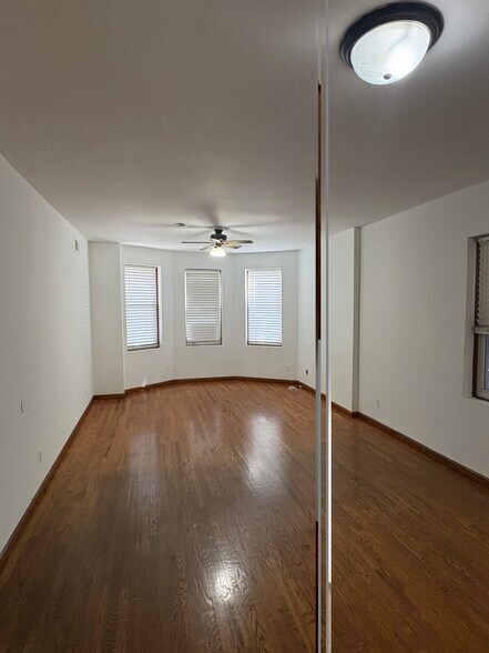 Building Photo - 111 Niagara St