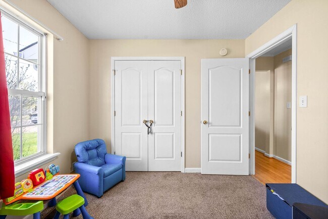 Building Photo - 239 Golden Pond Ave