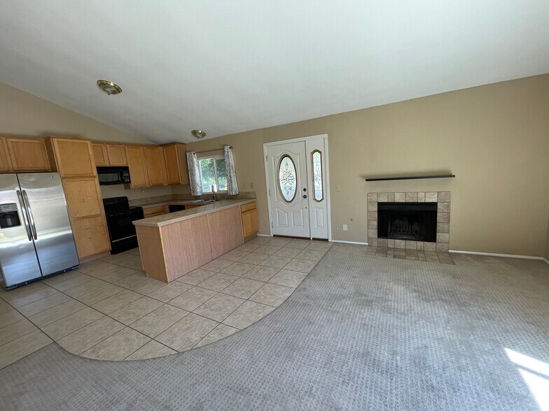 Building Photo - 2802 Cazadero Dr