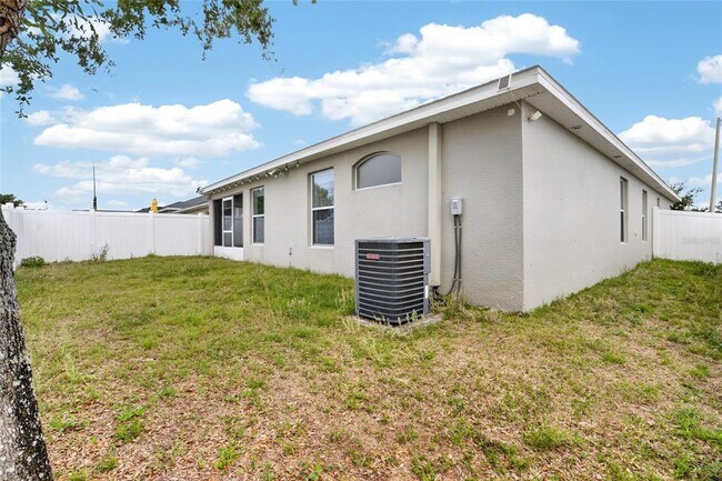Building Photo - 522 Pentas Ln