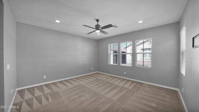 Building Photo - 2354 W Gloria Ln