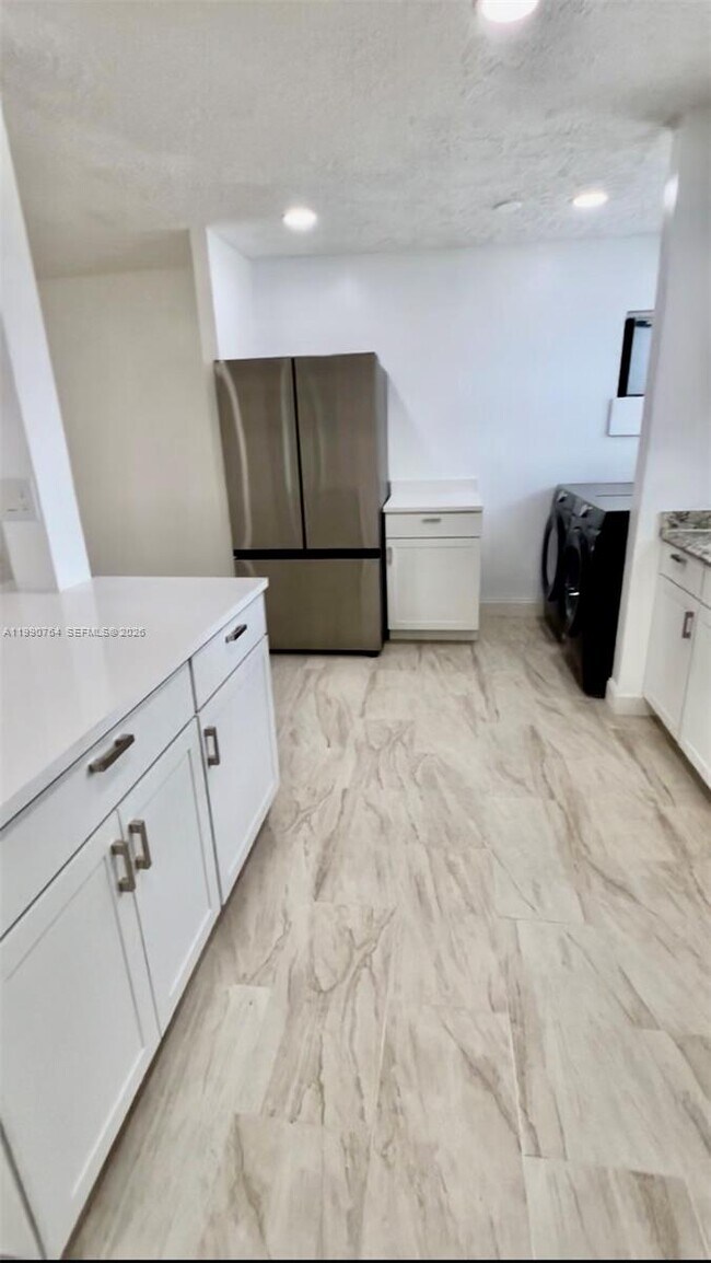 Building Photo - 1800 SW 87th Ave