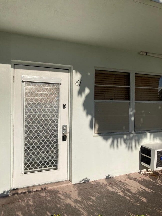 Building Photo - 61 Ashby B