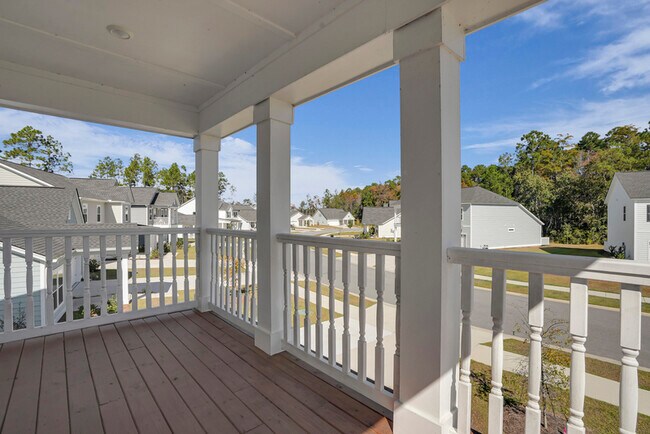 Building Photo - 145 Binscombe Ln