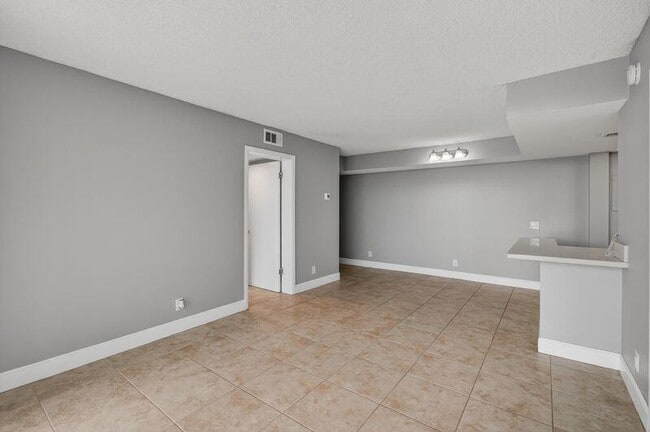 Building Photo - 744 Executive Center Dr