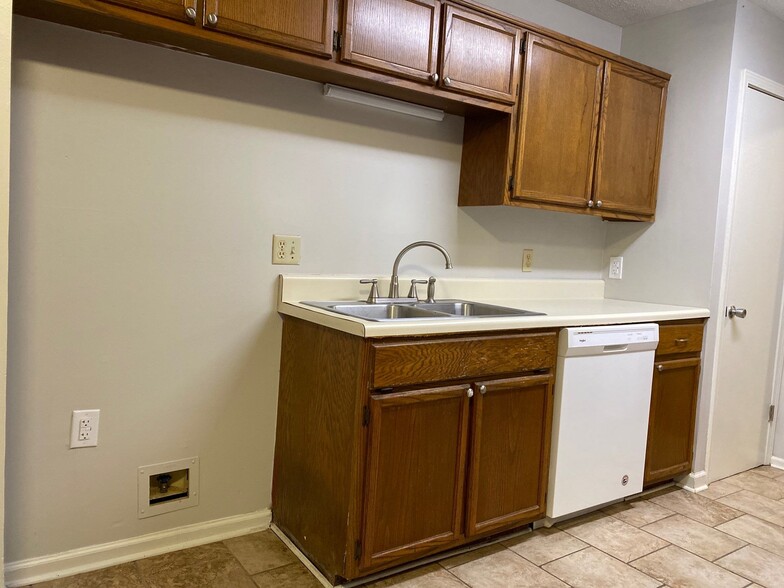 Building Photo - 27 Millsap Dr