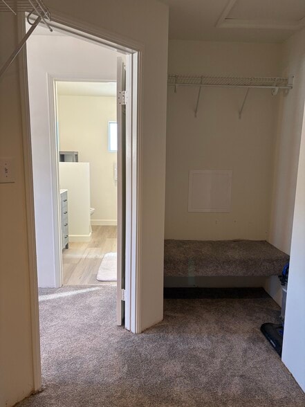 Building Photo - 2037 N Brighton St