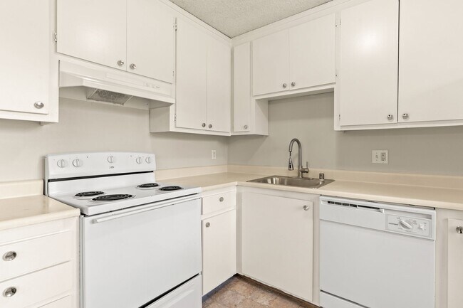 Building Photo - Utilities Included! Hayward 2-Bedroom with On-Site Laundry & Parking