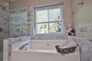 Building Photo - 2525 Falcon Chase Ct