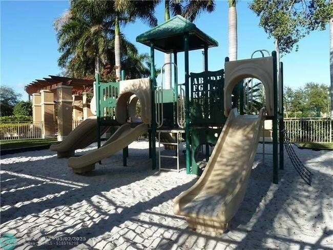 Building Photo - 4929 Windward Way