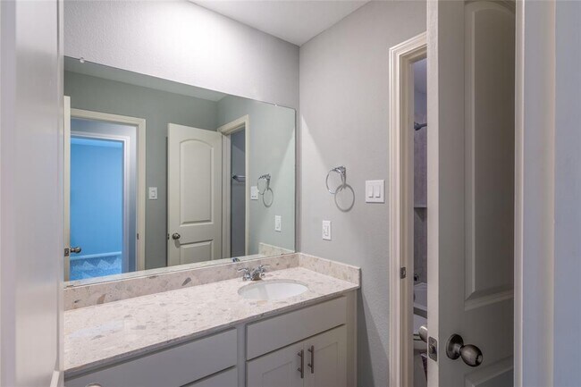 Building Photo - 13142 Silverglen Run Trl