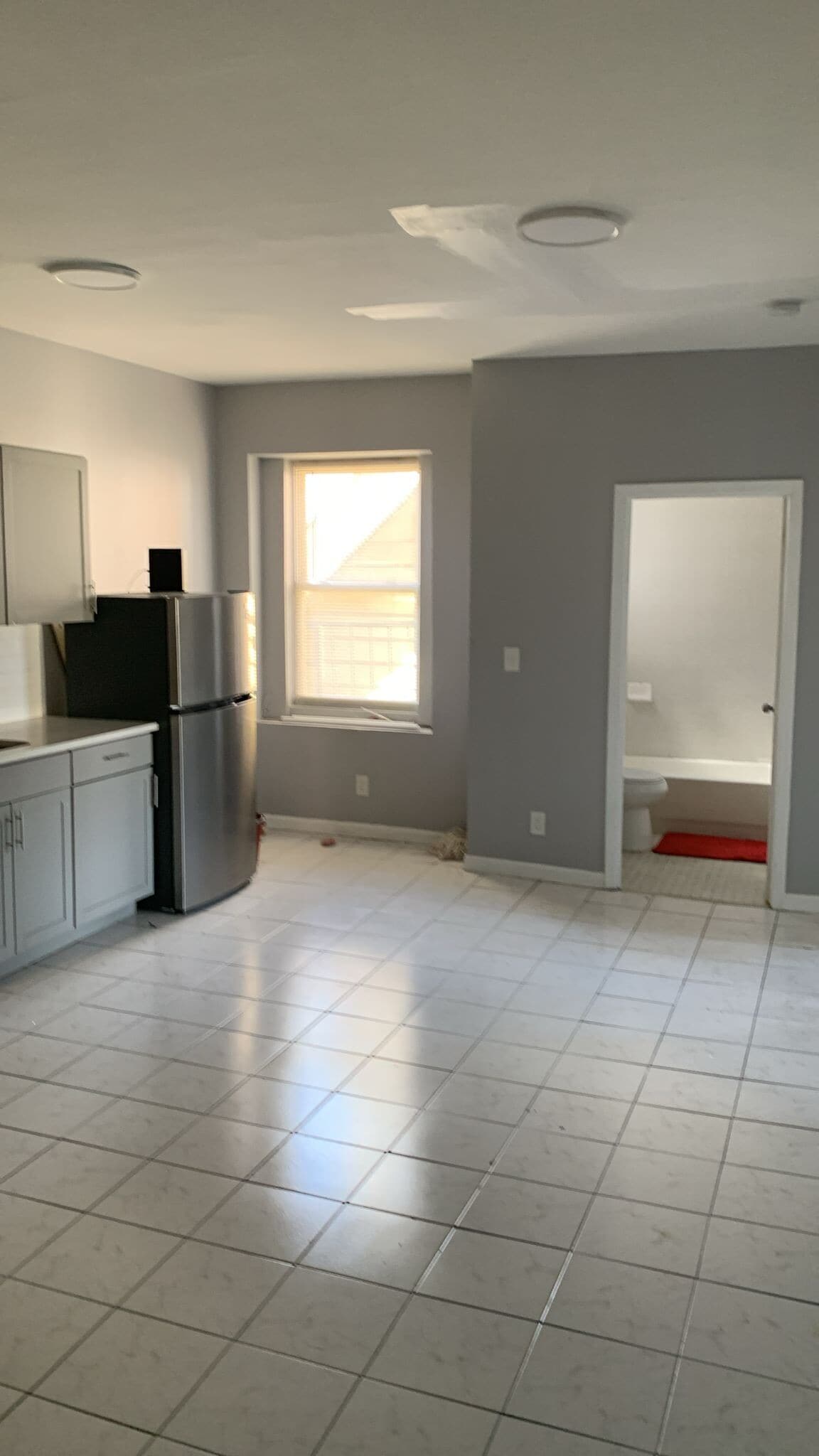 Building Photo - 234 6th Ave W