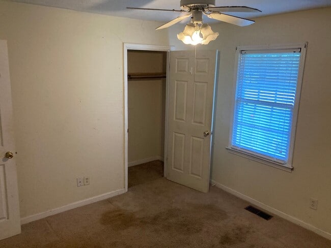 Building Photo - 110 W Wedgewood Cir