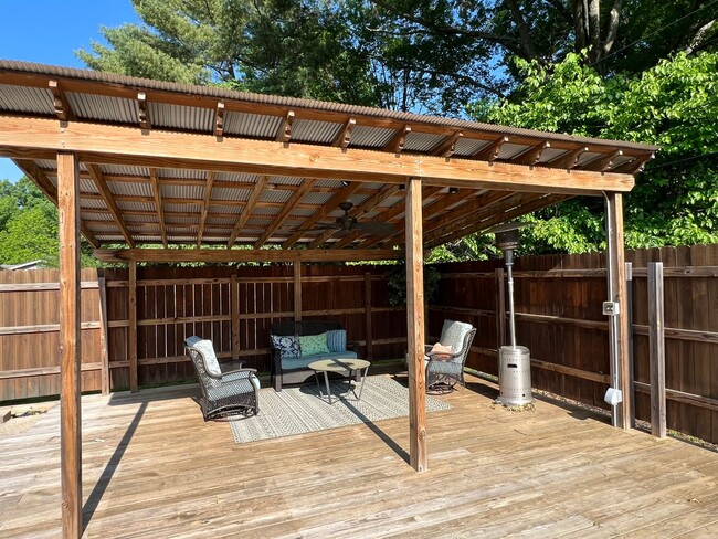 Building Photo - Home with Paradise Setting in Backyard! Available July 2026!! $2,500 Monthly!