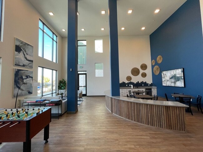 Building Photo - Newly Built Move-in Ready Modern Condo!