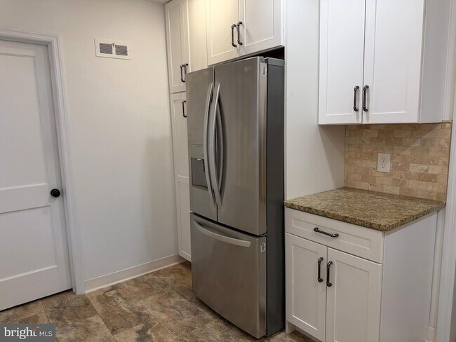 Building Photo - 114 Alders Dr