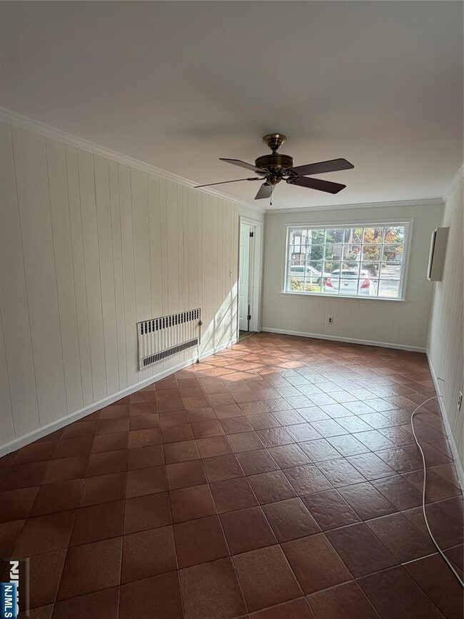 Building Photo - 364 Owen Ave