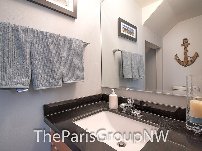 Building Photo - Wonderful 2012 Renton 3BR * Backs To Greenbelt