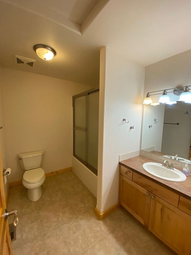 Building Photo - THE VINYARDS AT STONERIDGE (APP#42)