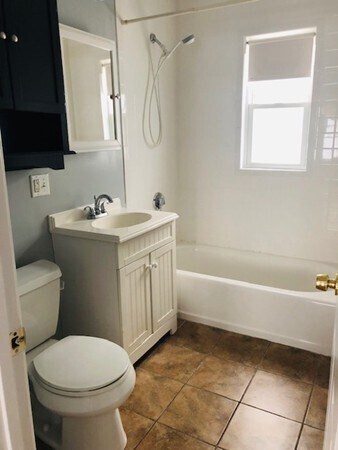 Building Photo - 28 Gordon St