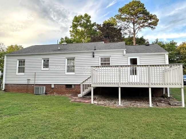 Building Photo - 4403 Cypress Ln SW