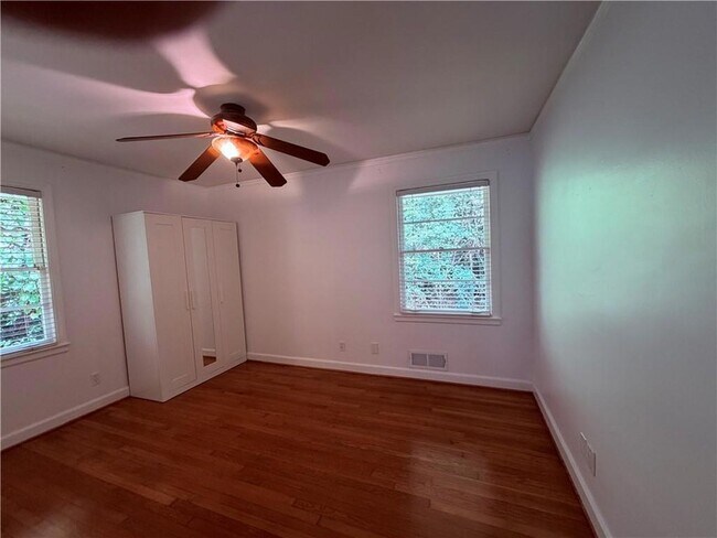 Building Photo - 6651 Castleton Dr NW