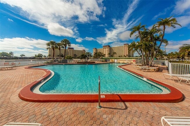 Building Photo - 4775 Cove Cir