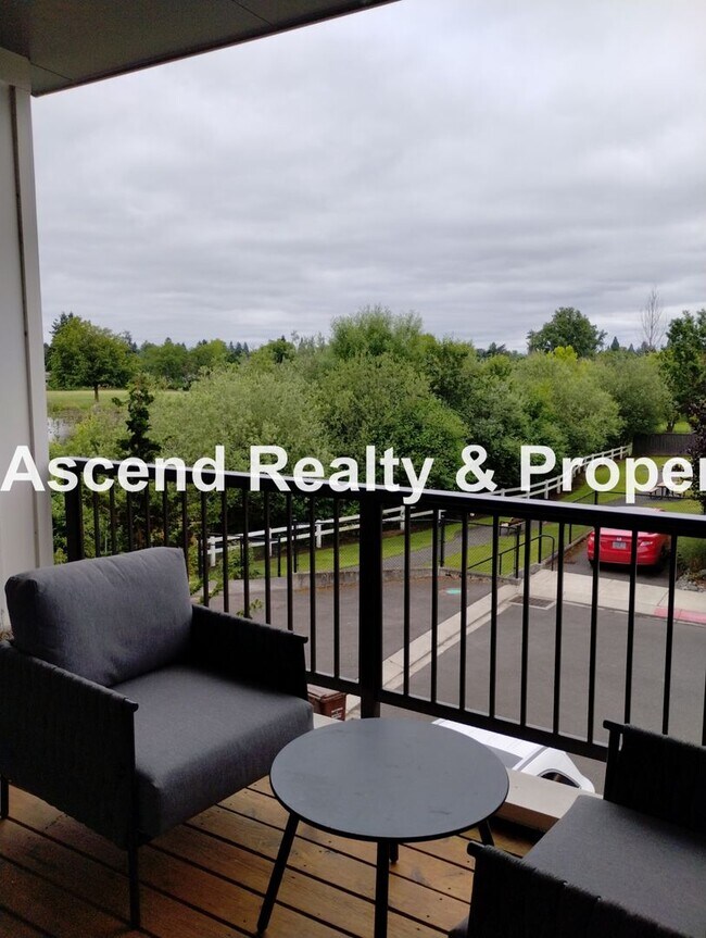 Building Photo - Like New 4 Bed Beauty Full Bed & Bath on Main Next to Commonwealth Lake & Minutes to Cedar Hills ...