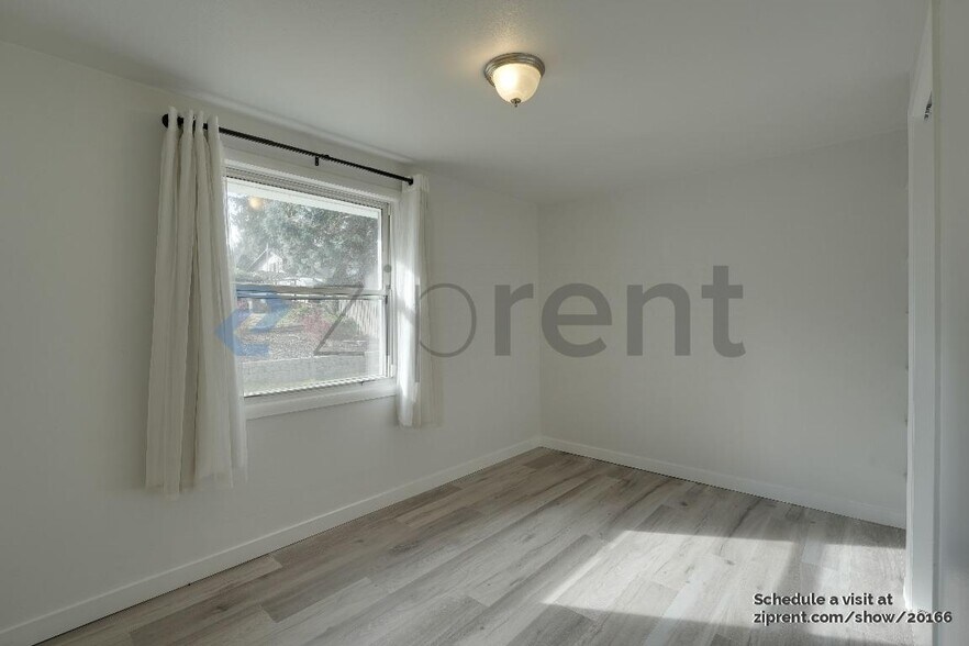 Building Photo - 23407 Hedlund Ave
