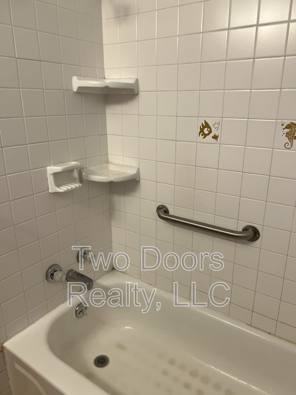 Building Photo - 425 S Dallas Ave