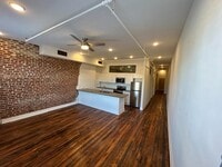 Building Photo - 404 N Sycamore St