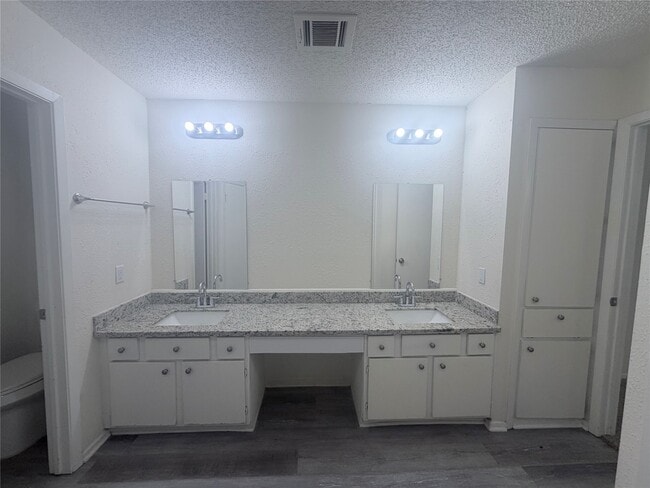 Building Photo - 8119 Knightwood Forest Dr