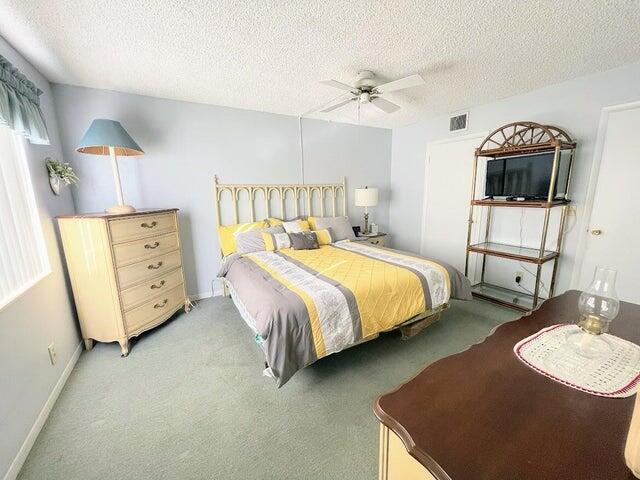 Building Photo - 5839 La Pinata Blvd