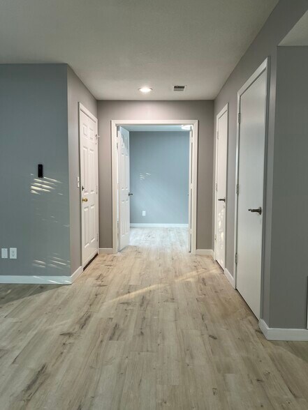 Building Photo - 12743 W 110th Ter