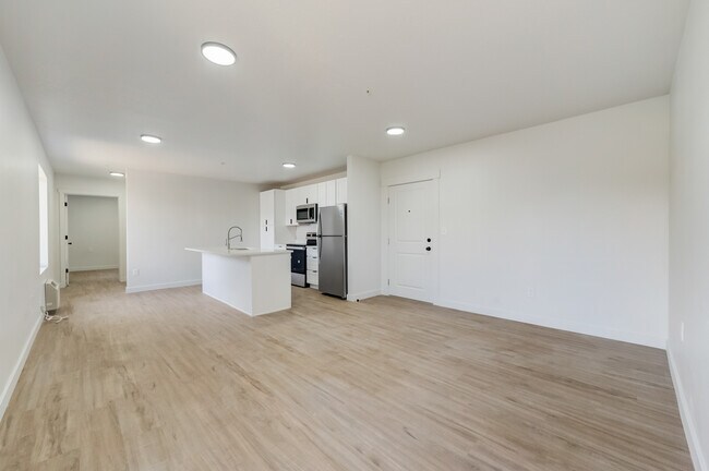 Building Photo - 404 E 5600 S