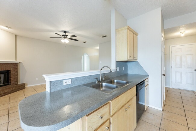 Building Photo - "Spacious 3-Bedroom Haven with 2 Full Baths – 1,592 Sq Ft with Lawn Care Included!"