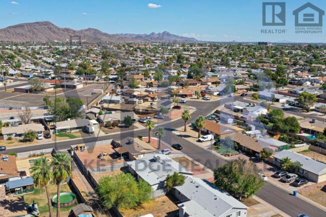 Building Photo - 5Bed/2Bath House at 35th Ave/Cactus! Ready for Immediate Move-In! -- NO HOA!