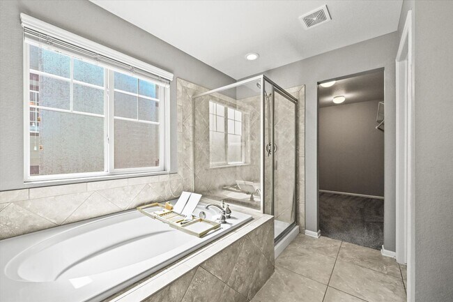 Building Photo - Beautiful 5 Bedroom Home- Move in Ready- C...