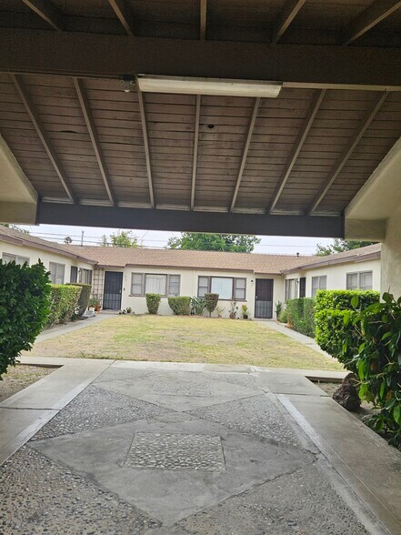 court yard - 5927 Lemp Ave