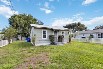 Building Photo - Charming 1/1 Home in St. Cloud Close to th...