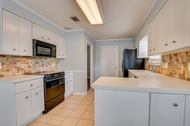 Building Photo - 3882 Villa Ln