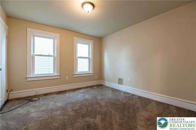 Building Photo - 1057 Jackson St