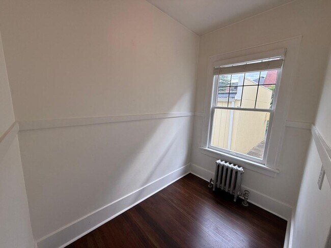 Building Photo - 1702-1710 N 44th St & 4402-4404 Densmore Ave N
