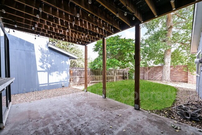 Building Photo - 12132 E Amherst Cir