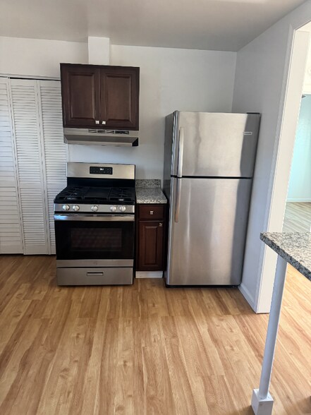 Building Photo - 1161 Acacia Ave