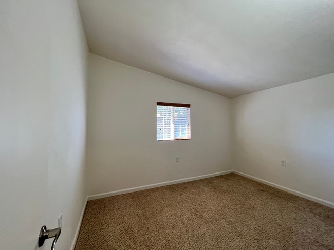 Building Photo - Charming Three Bedroom South Napa Home