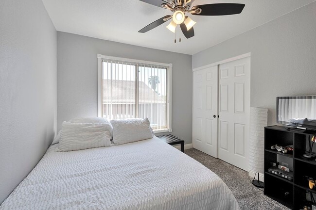 Building Photo - Your Spacious DREAM Home in The Heart of Gilbert!