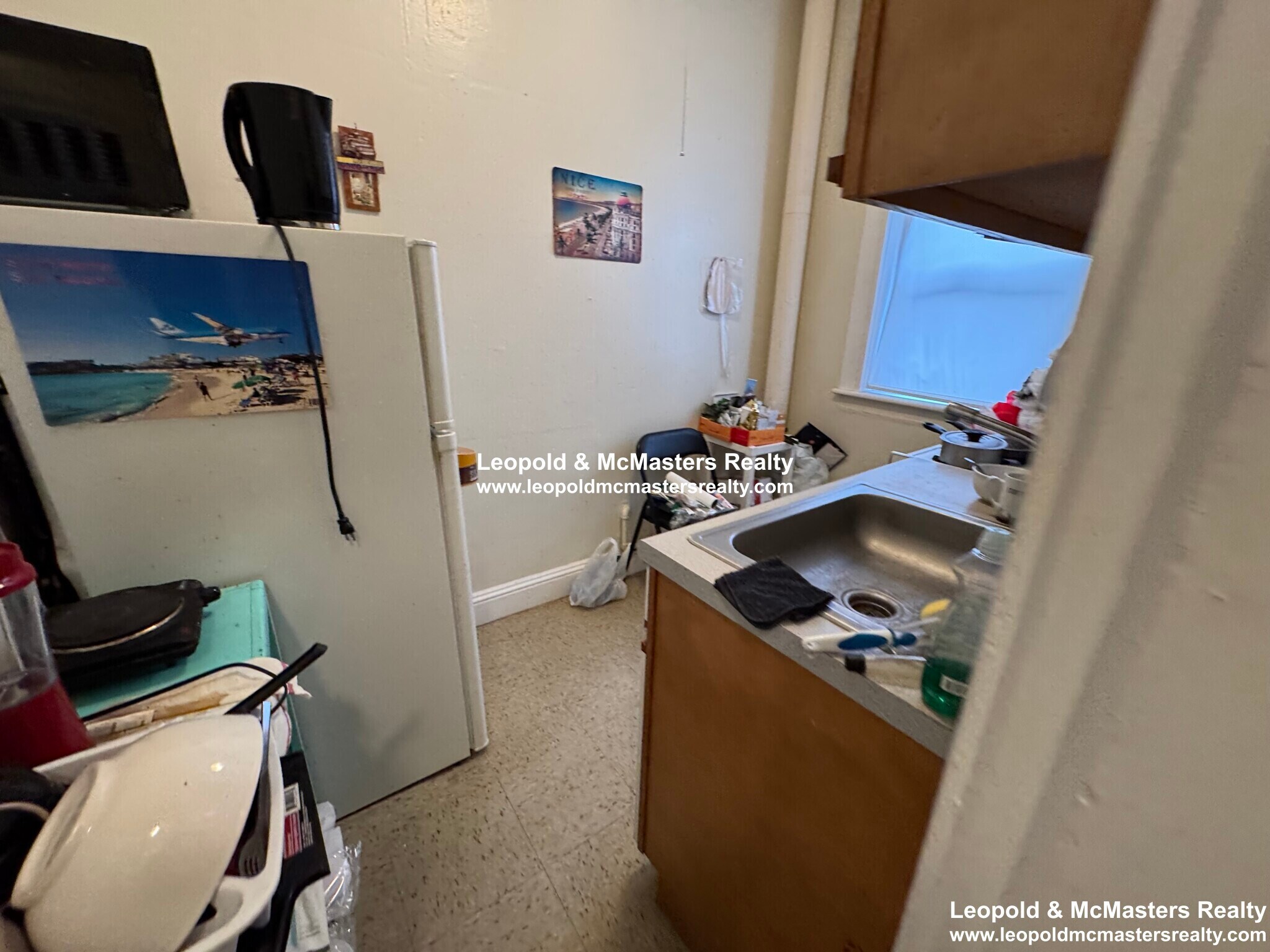 Building Photo - 31 Woodstock Ave