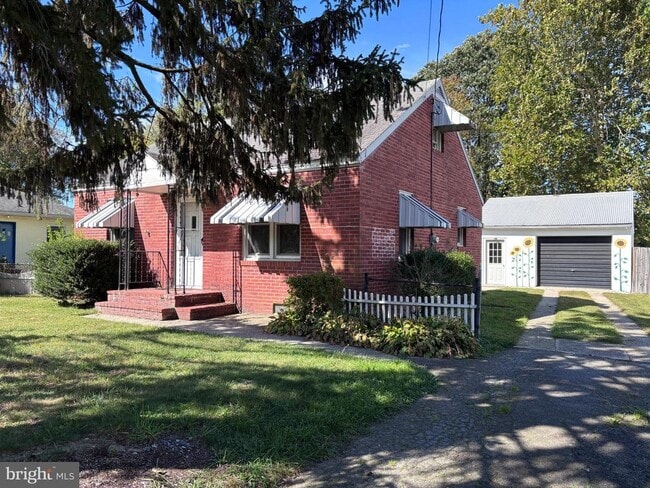 Building Photo - 507 Hollyday St