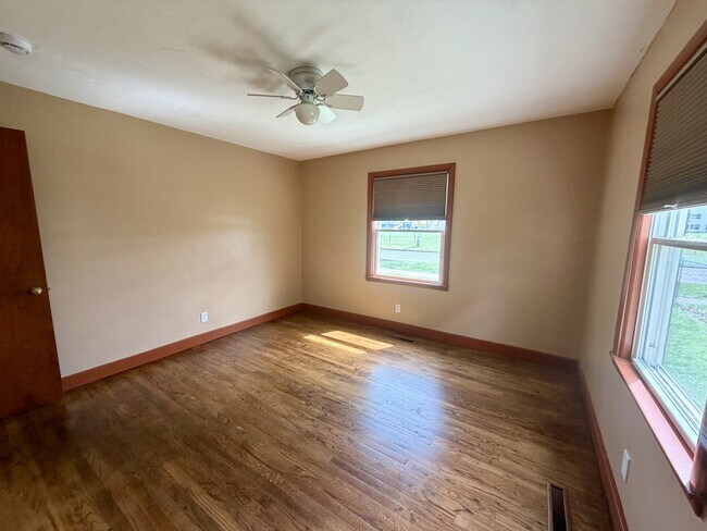 Building Photo - 30 Randall St